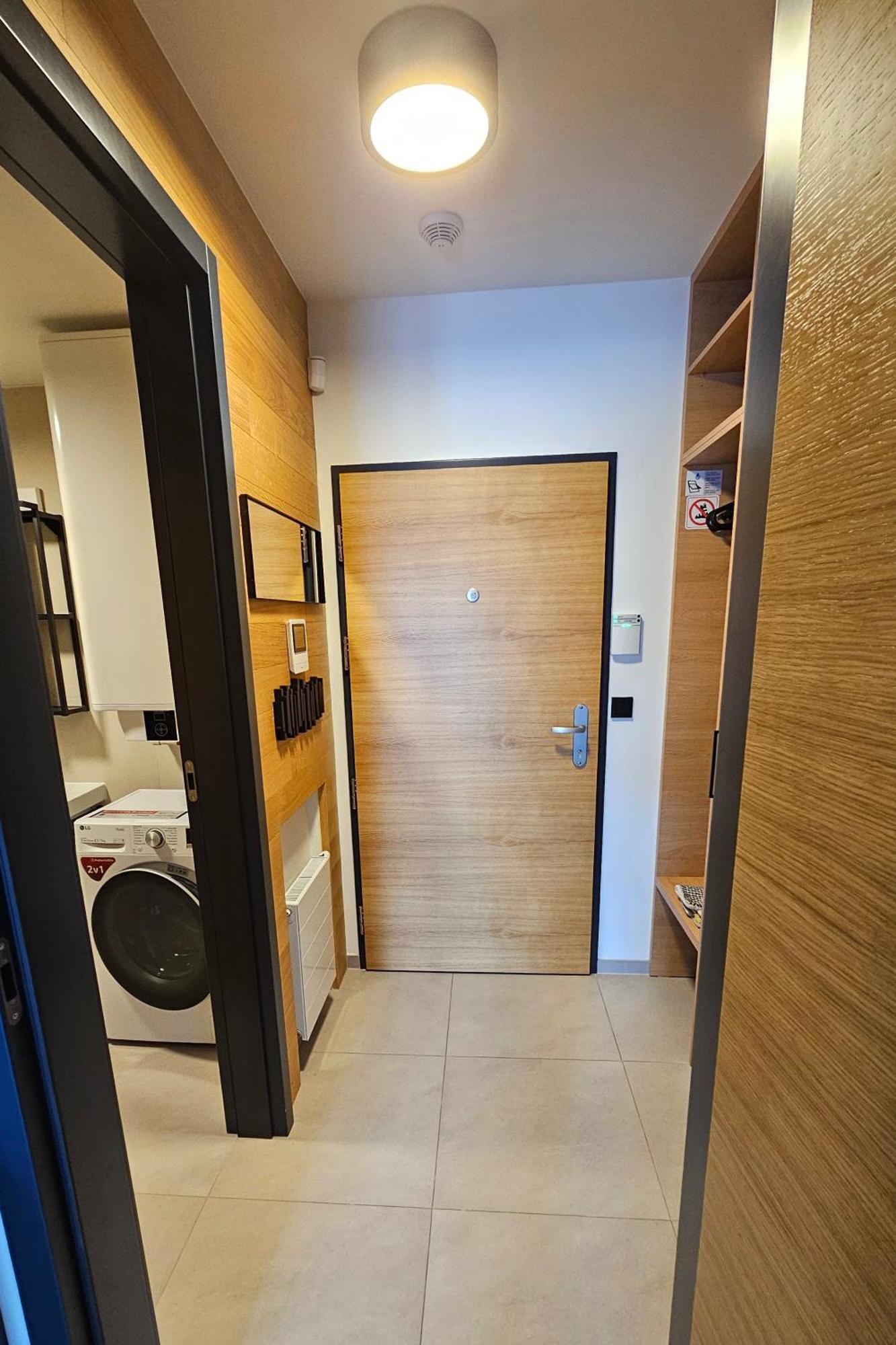 Enjoyharrachov - Atraktivni Slunny Klimatizovany Apartman 14 V Centru Harrachova Se Saunou, Parkovanim, Wifi-Wlan, Sat, Herni Konzoli, Pc S Win 10, Netflix Zdarma A Moznosti Dobijeni Auta S Jedinecnym Vyhledem Na Certovu Horu Se Skokanskymi Mustky ภายนอก รูปภาพ