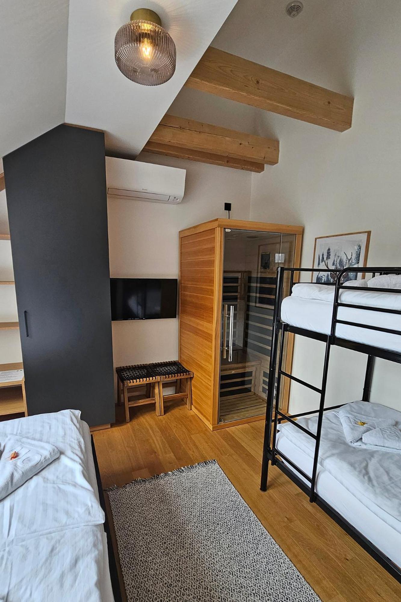Enjoyharrachov - Atraktivni Slunny Klimatizovany Apartman 14 V Centru Harrachova Se Saunou, Parkovanim, Wifi-Wlan, Sat, Herni Konzoli, Pc S Win 10, Netflix Zdarma A Moznosti Dobijeni Auta S Jedinecnym Vyhledem Na Certovu Horu Se Skokanskymi Mustky ภายนอก รูปภาพ